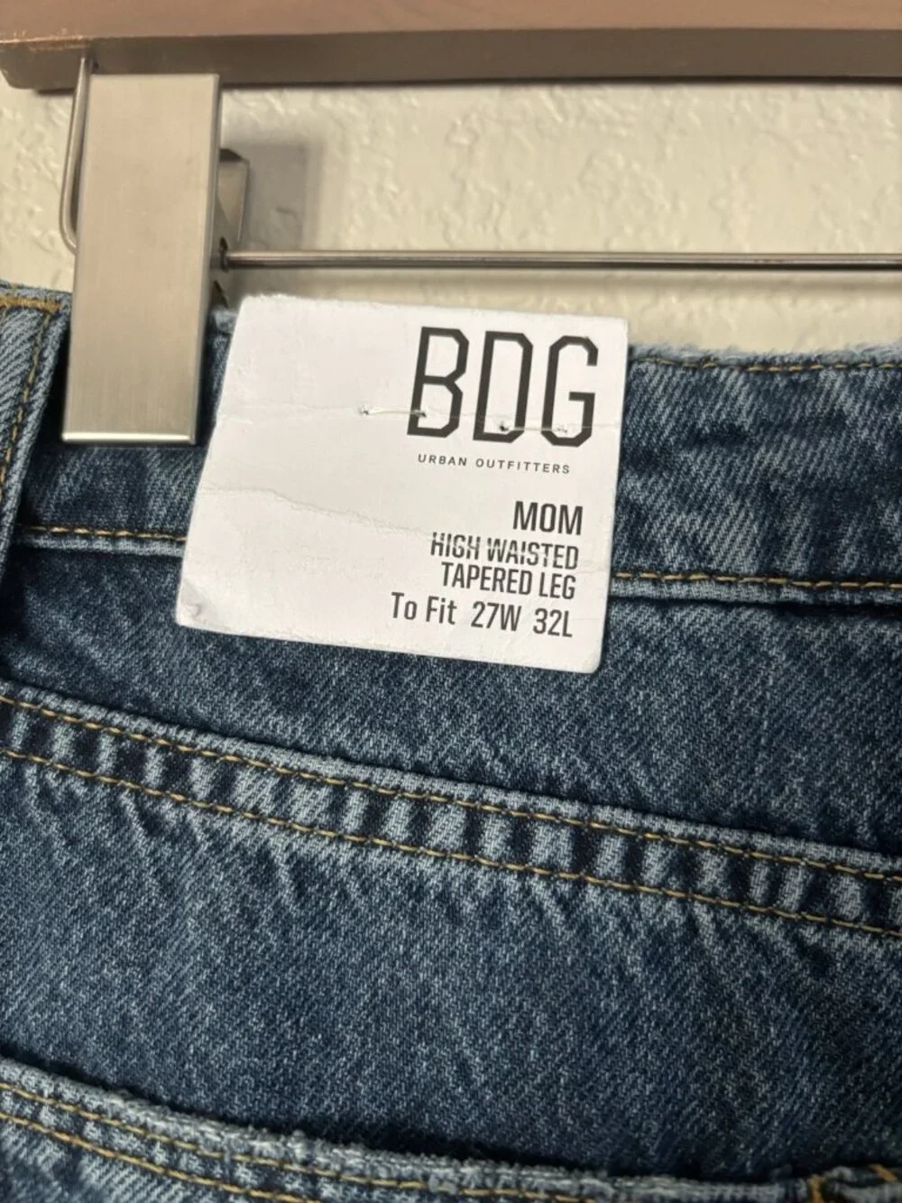 NWT BDG Urban Outfitters Women’s Mom Jeans High Waisted Tapered Leg Sz 27